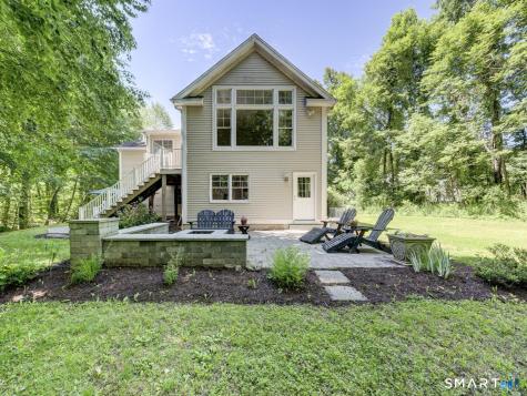 35 Woodsedge Court Berlin CT 06037