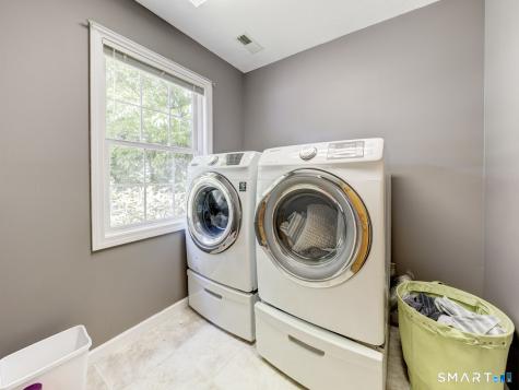 35 Woodsedge Court Berlin CT 06037