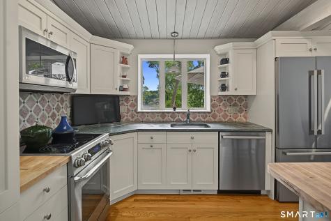24 Mallard Point Road Essex CT 06426