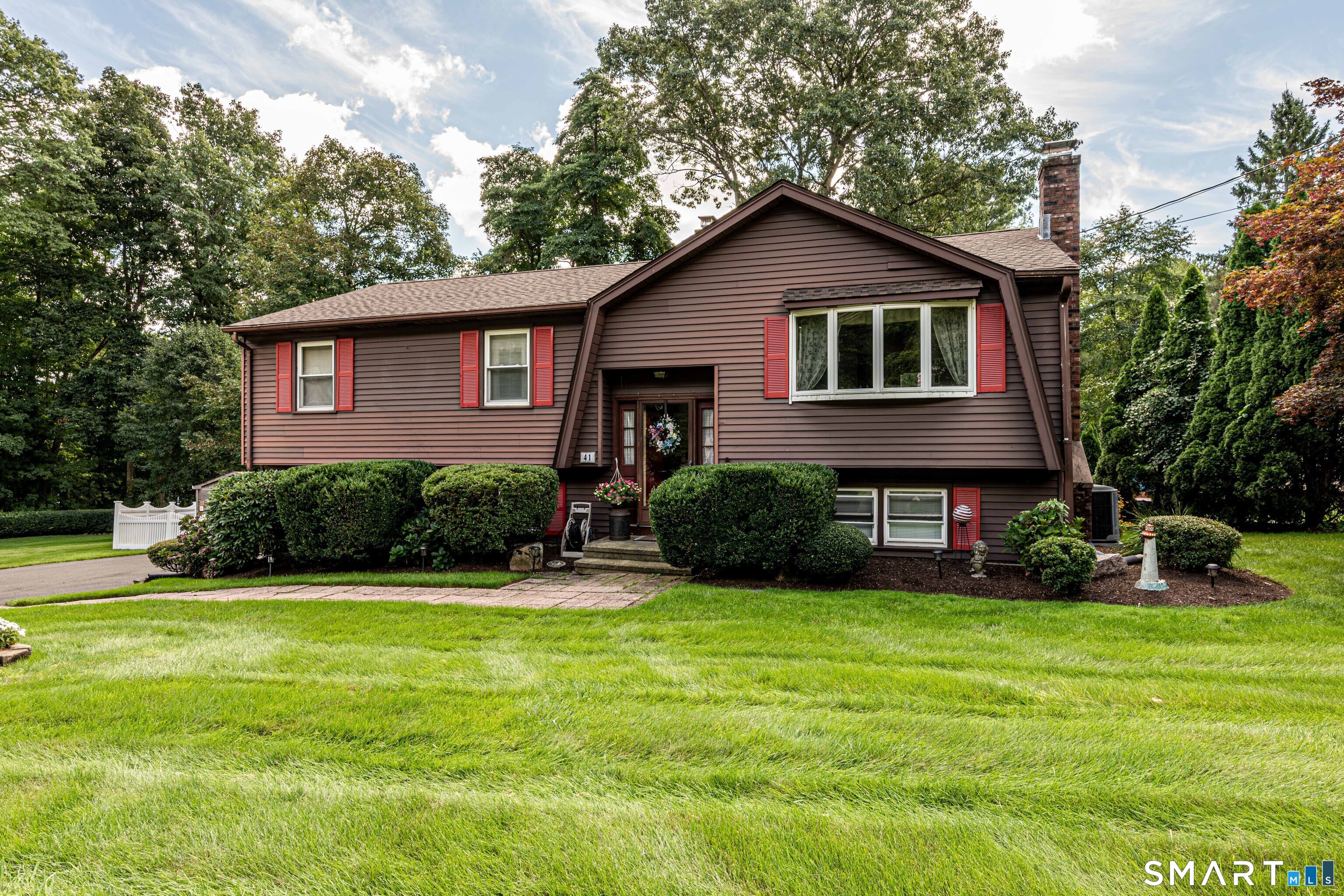 41 Rainbow Court Hamden CT 06514