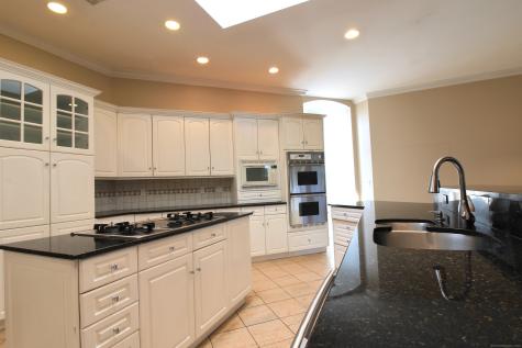 11 Pheasant Ridge Road Newtown CT 06470