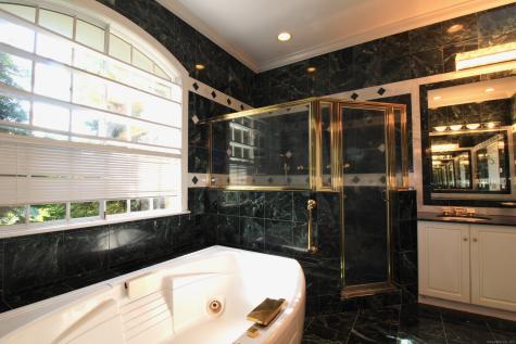 11 Pheasant Ridge Road Newtown CT 06470