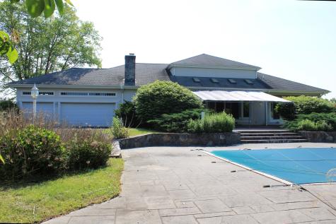 11 Pheasant Ridge Road Newtown CT 06470