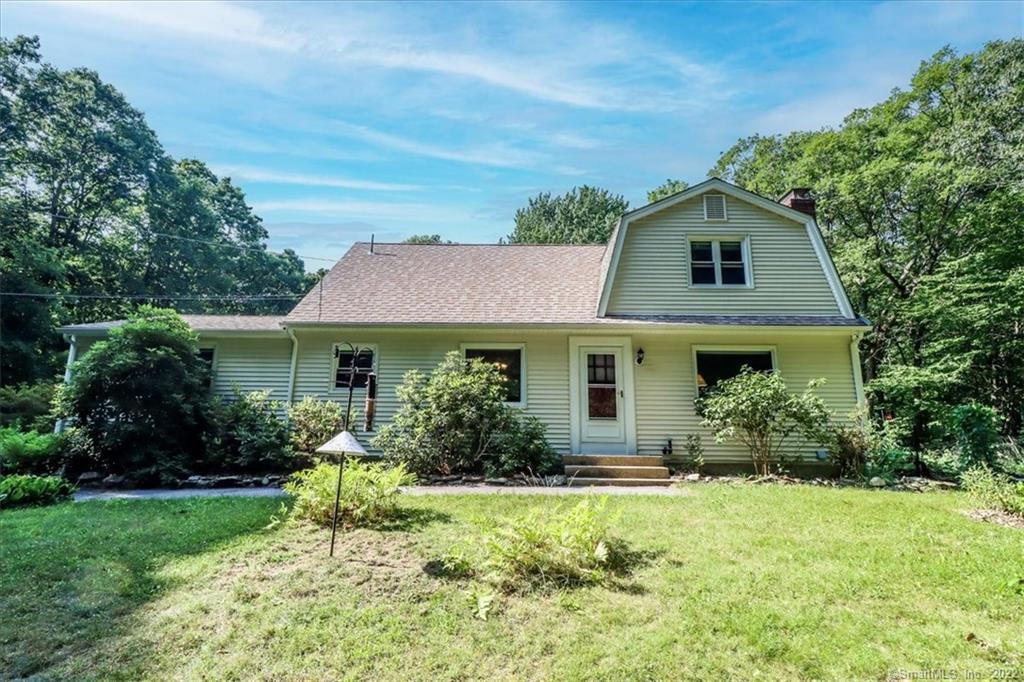 4 Saddle Ridge Road Newtown CT 06470