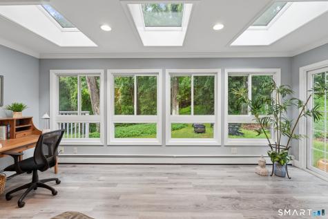 9 Banks Road Simsbury CT 06070