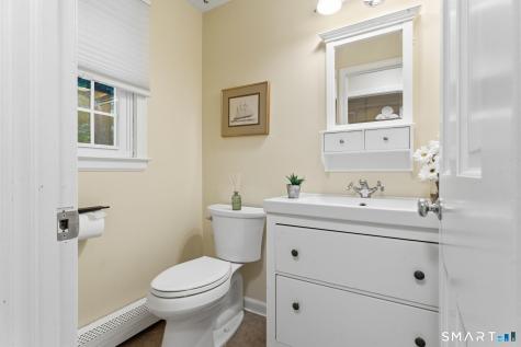 9 Banks Road Simsbury CT 06070