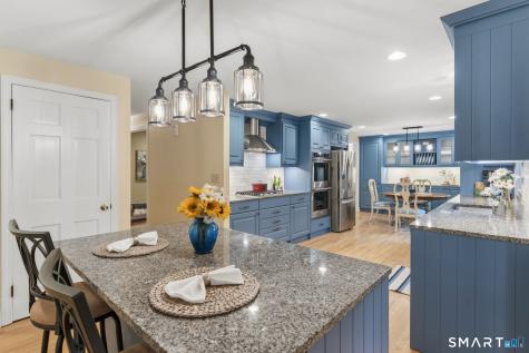 9 Banks Road Simsbury CT 06070