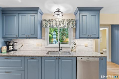 9 Banks Road Simsbury CT 06070