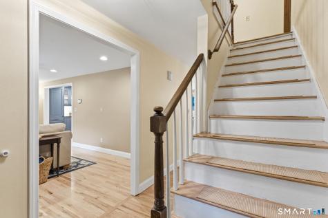 9 Banks Road Simsbury CT 06070