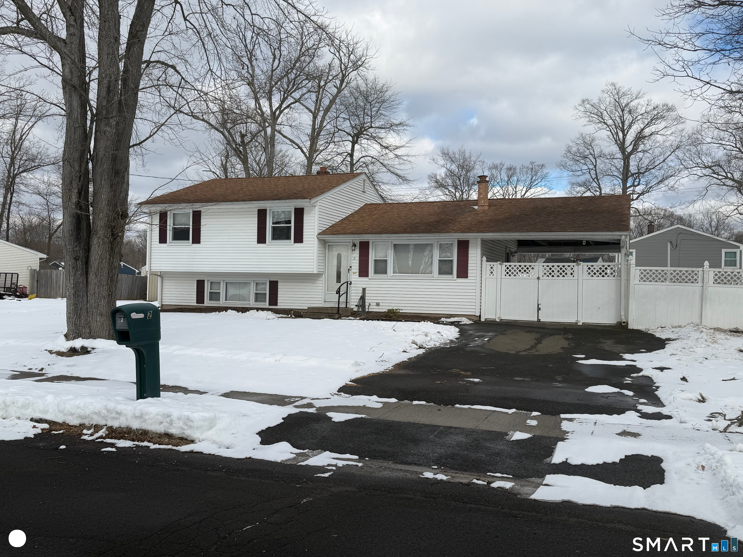 Wallingford CT, 2 Bruce Lane