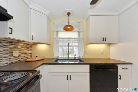 39 Gary Street Bridgeport CT 06610