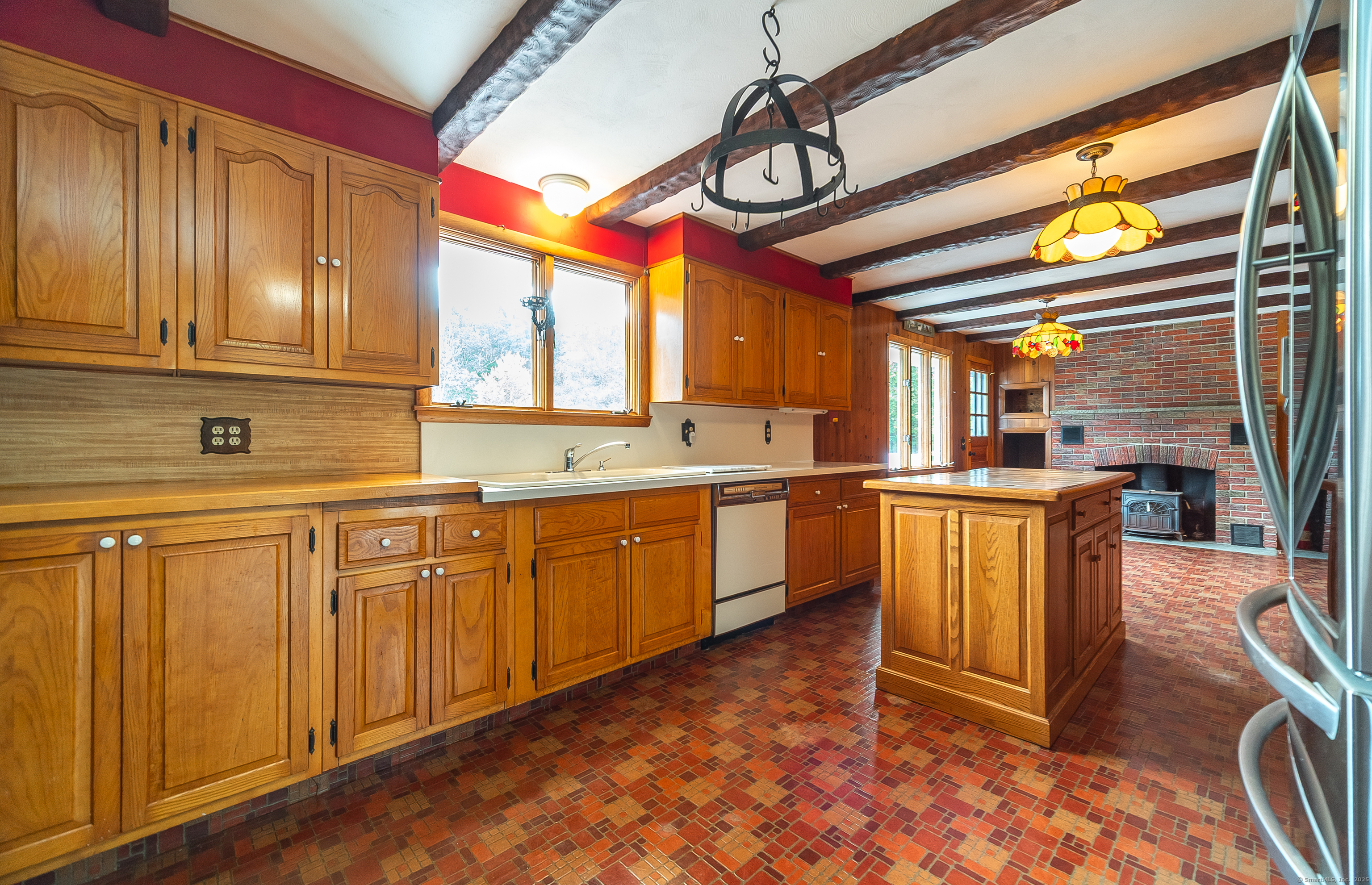 28 Cemetery Road Willington CT 06279