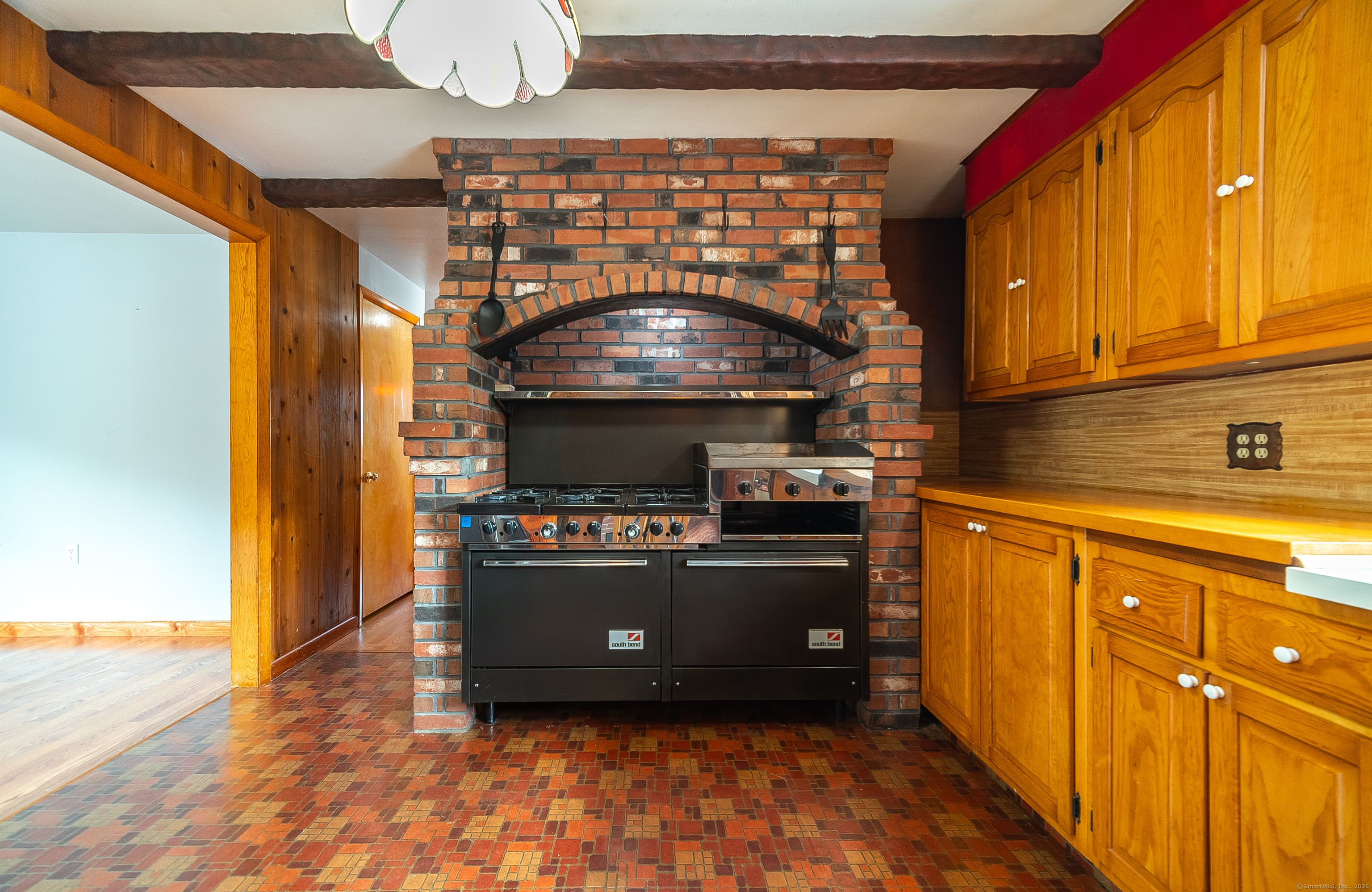 28 Cemetery Road Willington CT 06279