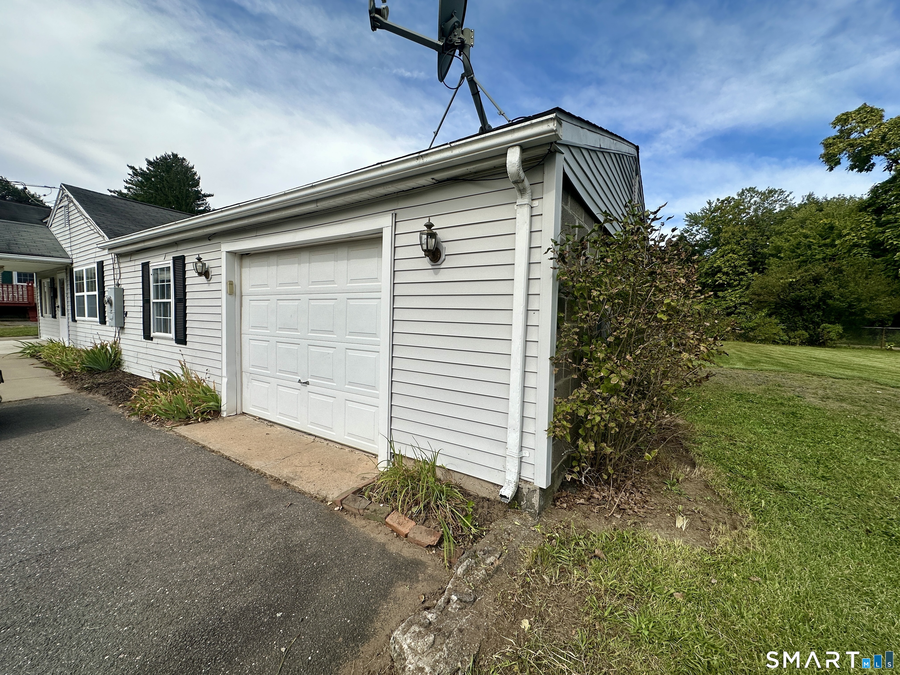 1 Edith Street Windsor Locks CT 06096