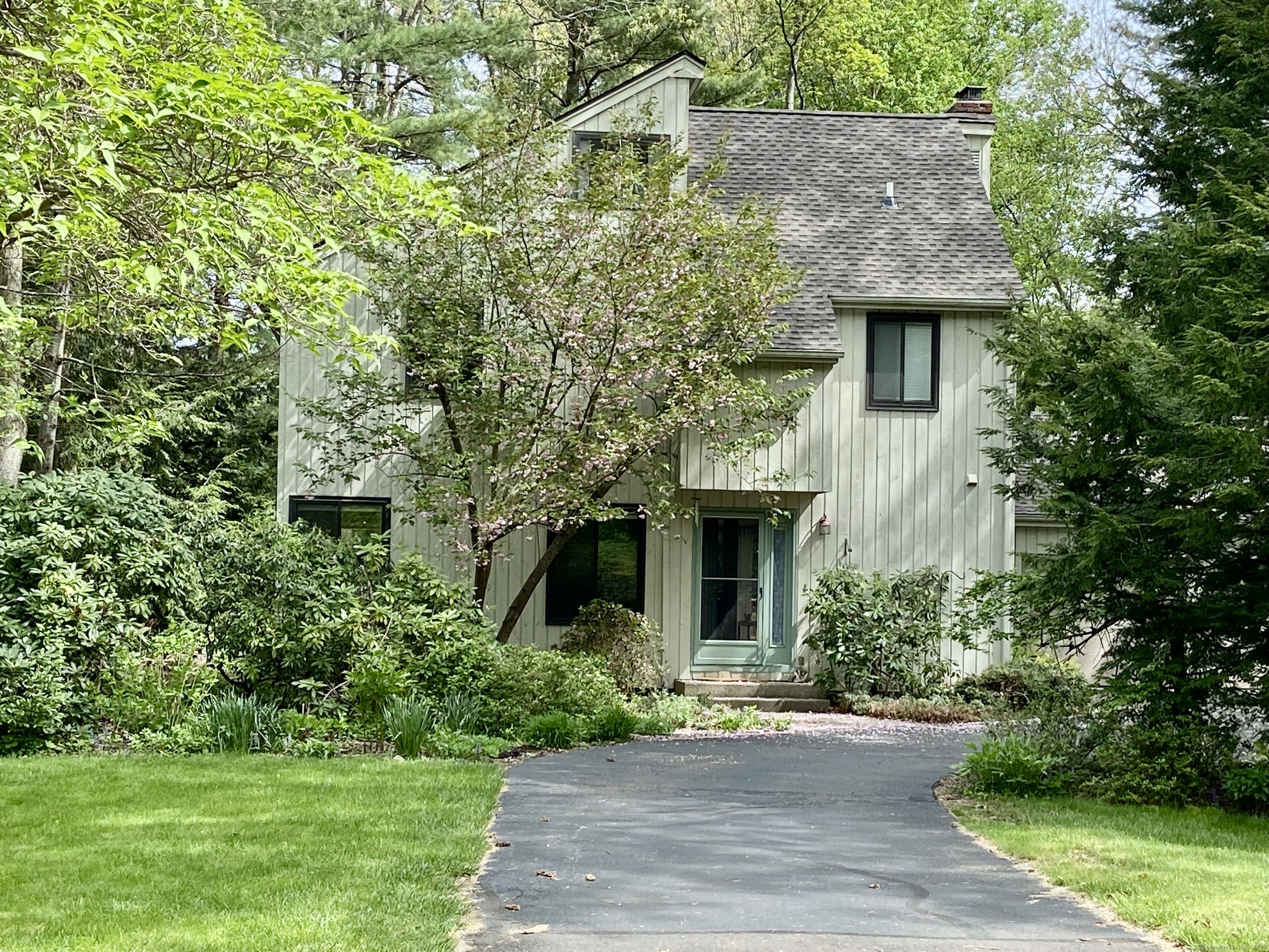 20 Fawnbrook Lane Simsbury CT 06070