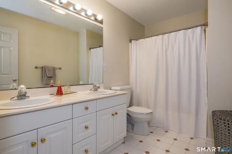 77 Silo Hill Madison CT 06443