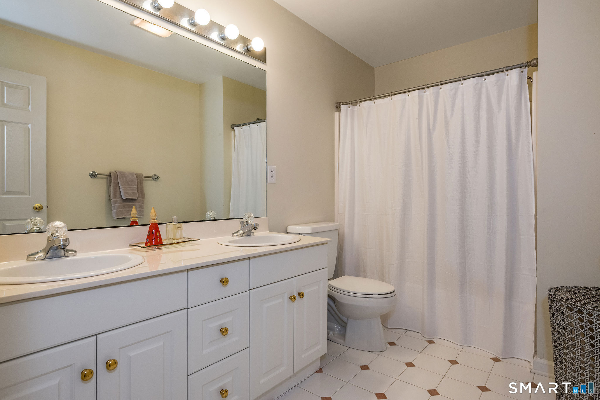 77 Silo Hill Madison CT 06443