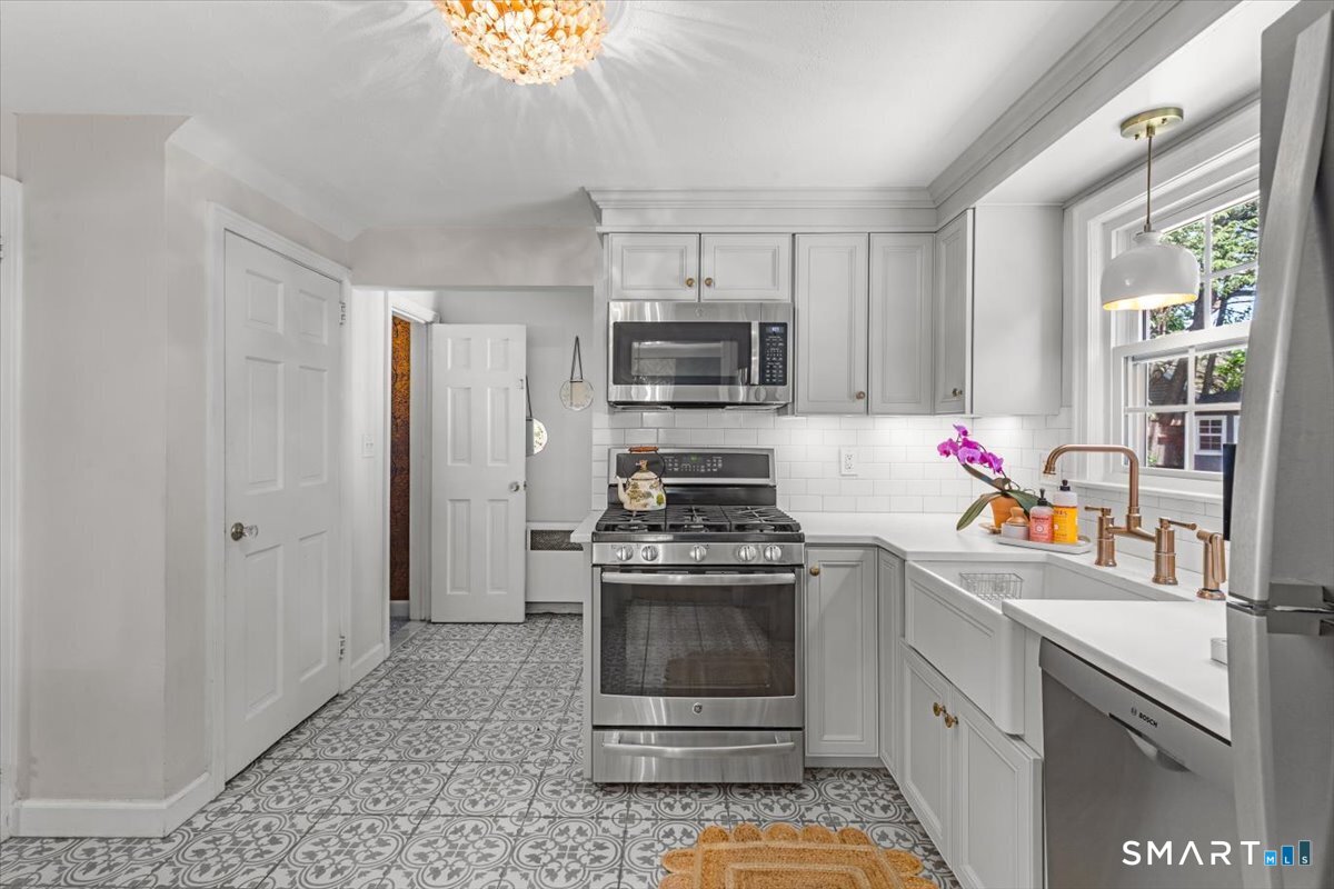 42 Gifford Road West Hartford CT 06119