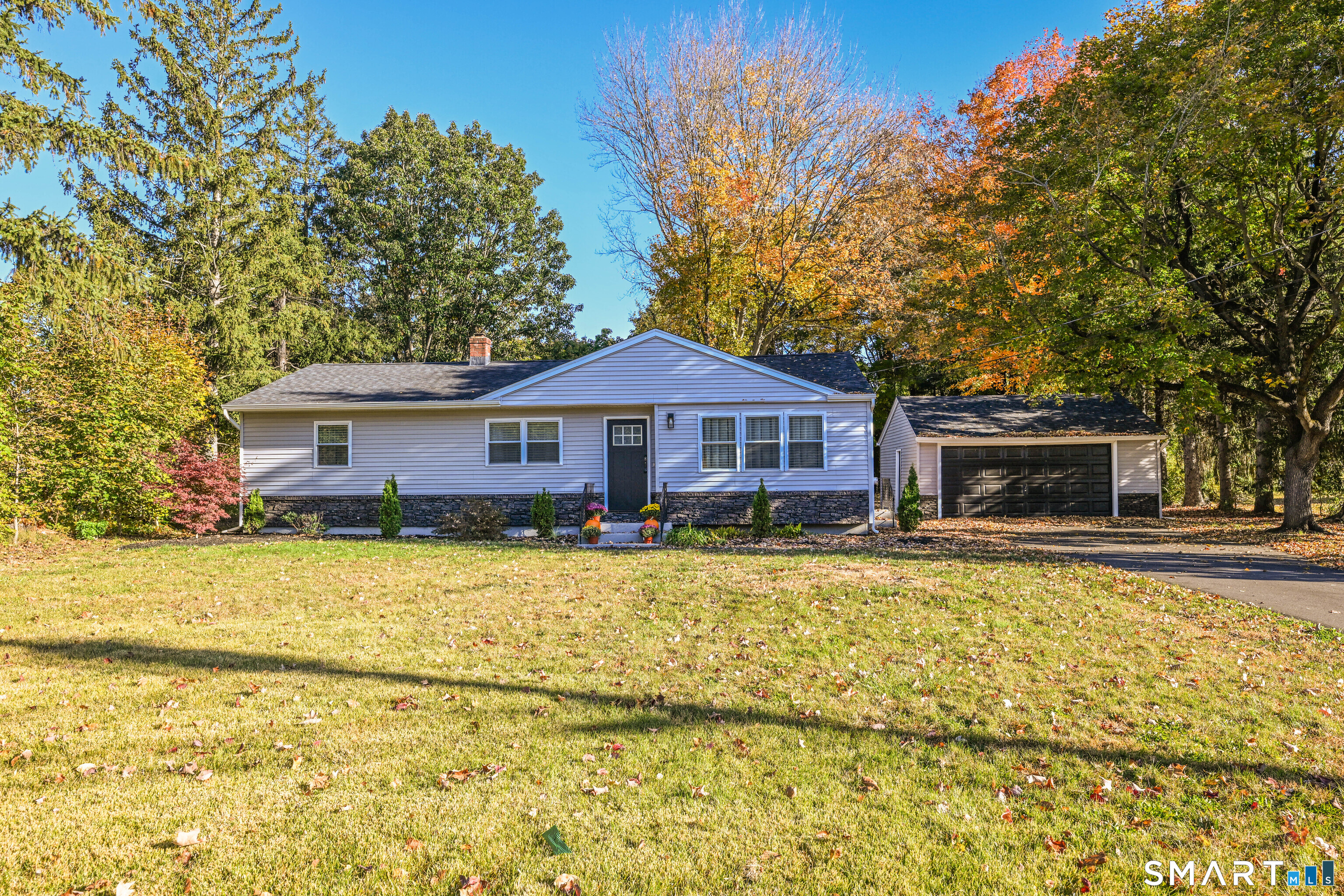 6 Manor Court North Haven CT 06473