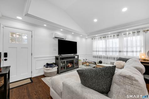 6 Manor Court North Haven CT 06473