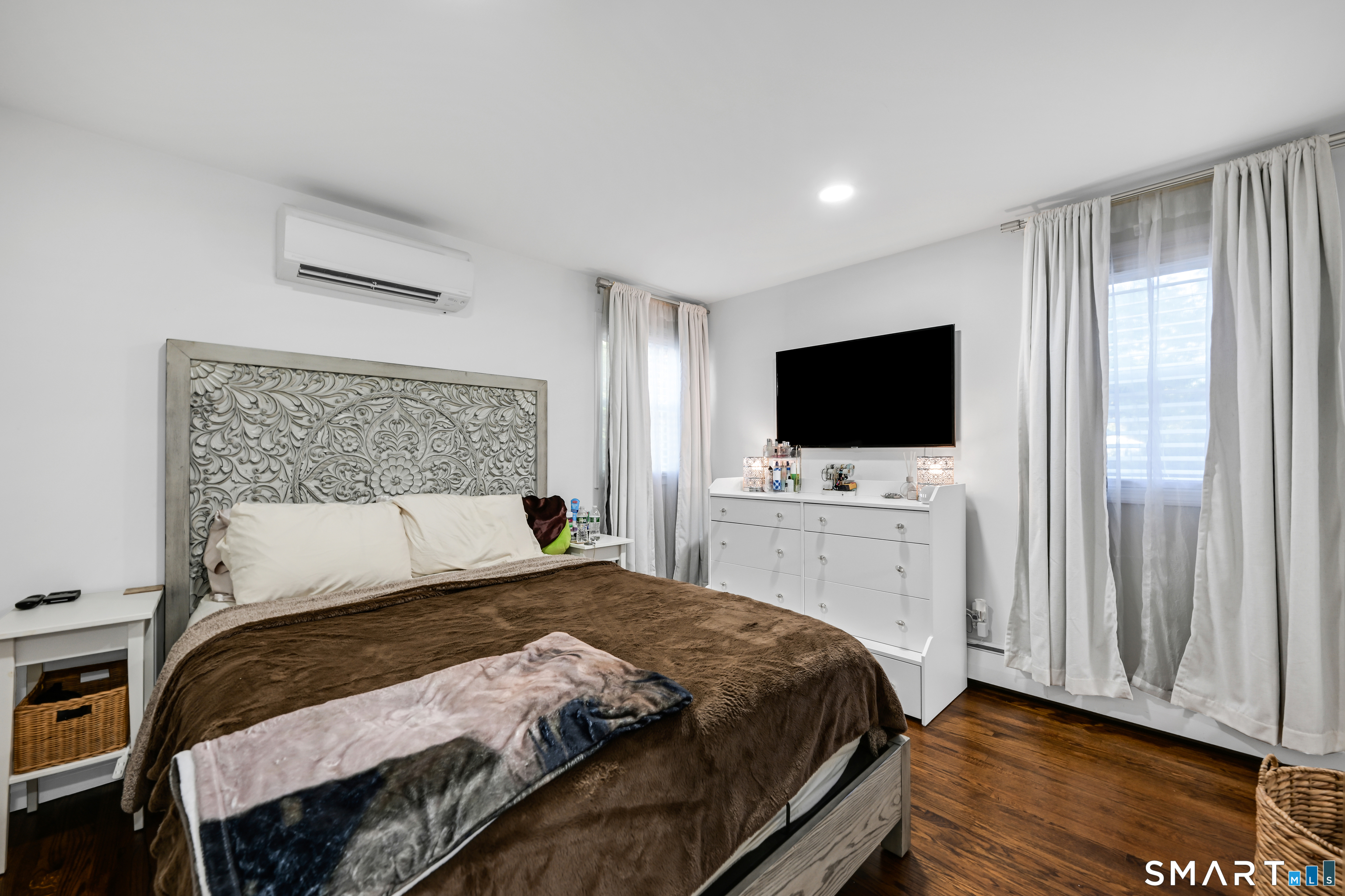 6 Manor Court North Haven CT 06473