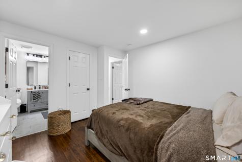 6 Manor Court North Haven CT 06473