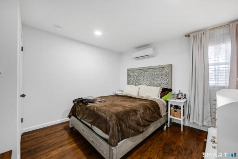 6 Manor Court North Haven CT 06473