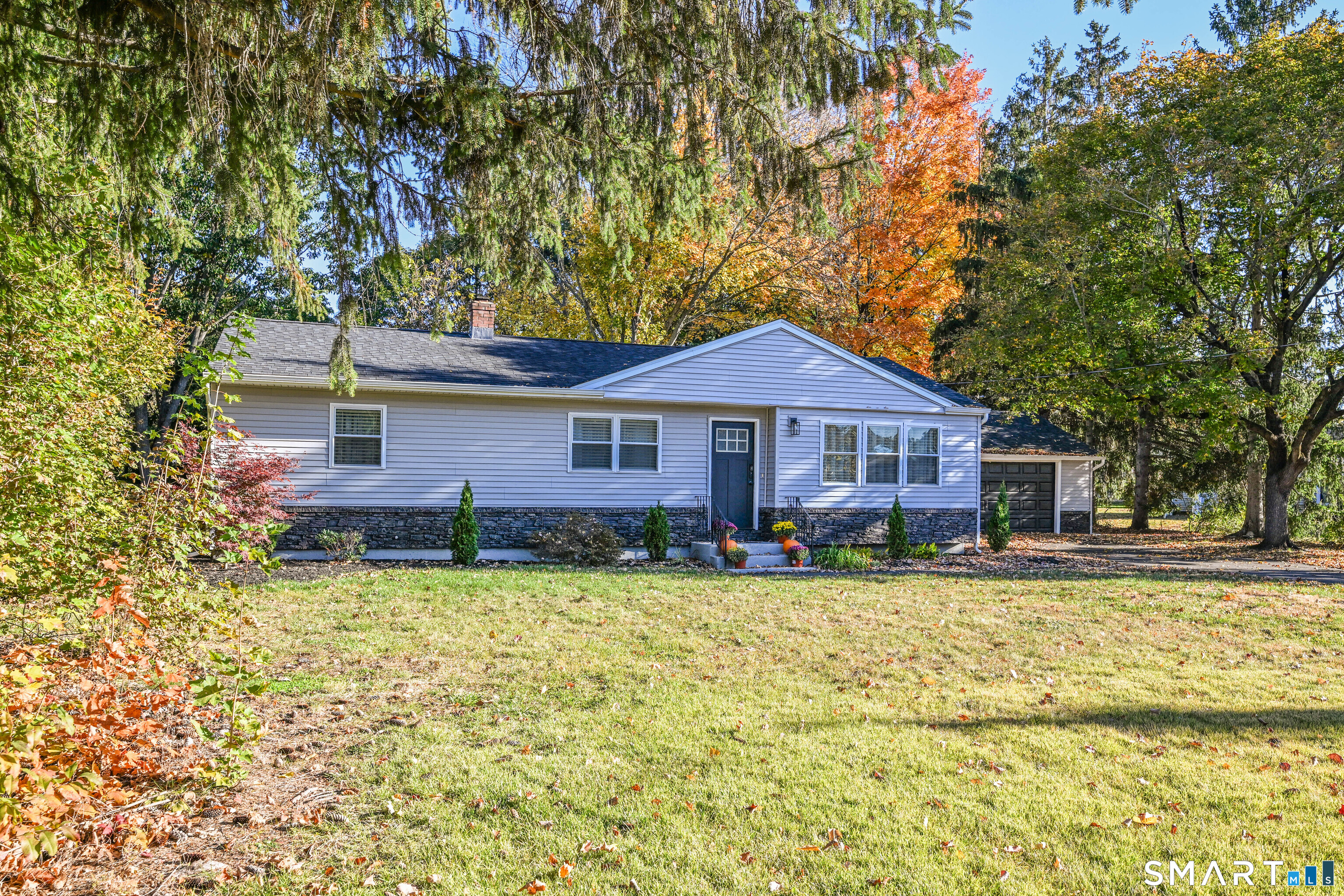 6 Manor Court North Haven CT 06473