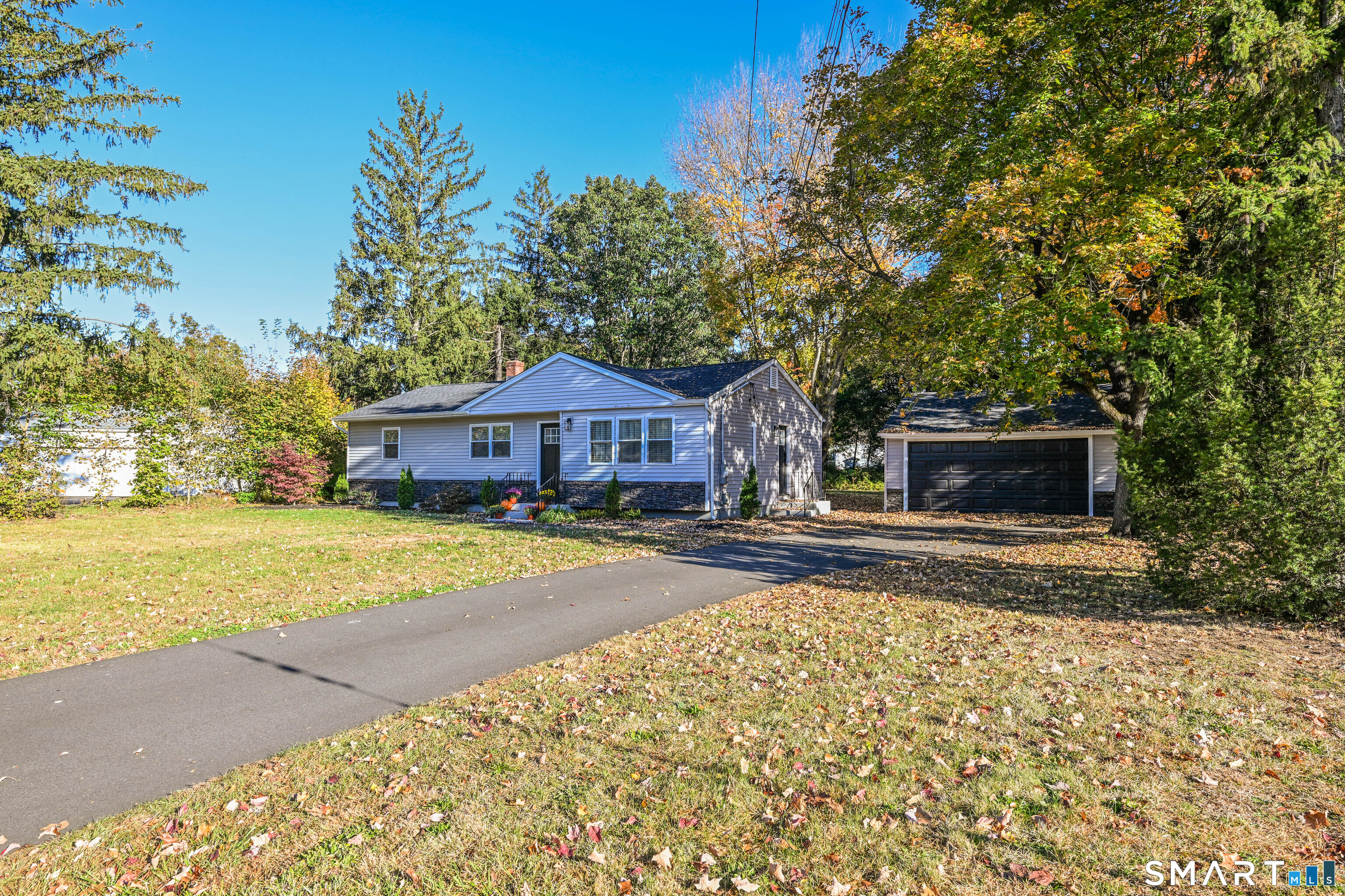 6 Manor Court North Haven CT 06473