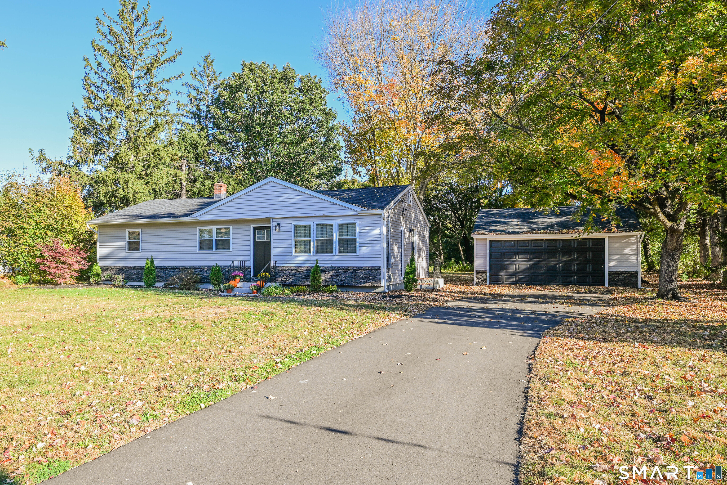 6 Manor Court North Haven CT 06473