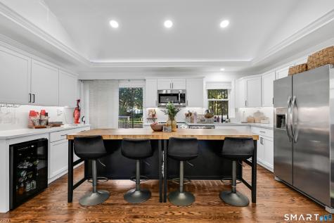 6 Manor Court North Haven CT 06473