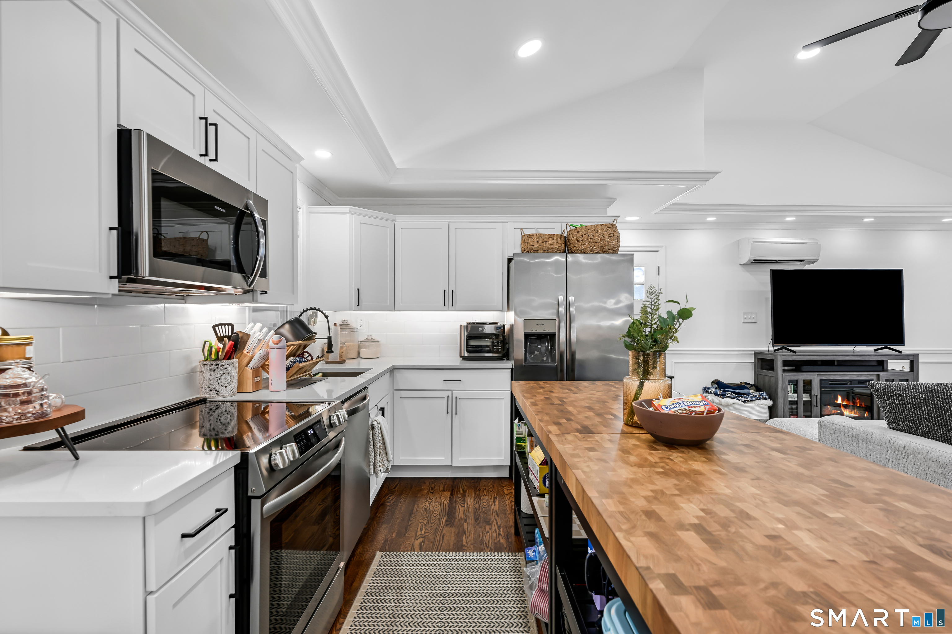 6 Manor Court North Haven CT 06473