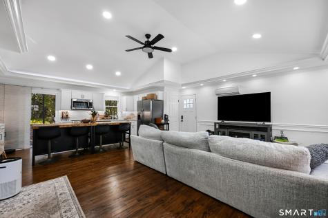 6 Manor Court North Haven CT 06473