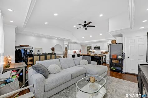 6 Manor Court North Haven CT 06473