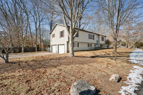 4 Oakwood Road East Lyme CT 06357