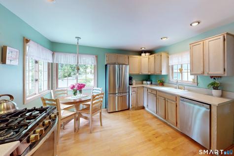 4 Kearn Road New Fairfield CT 06812