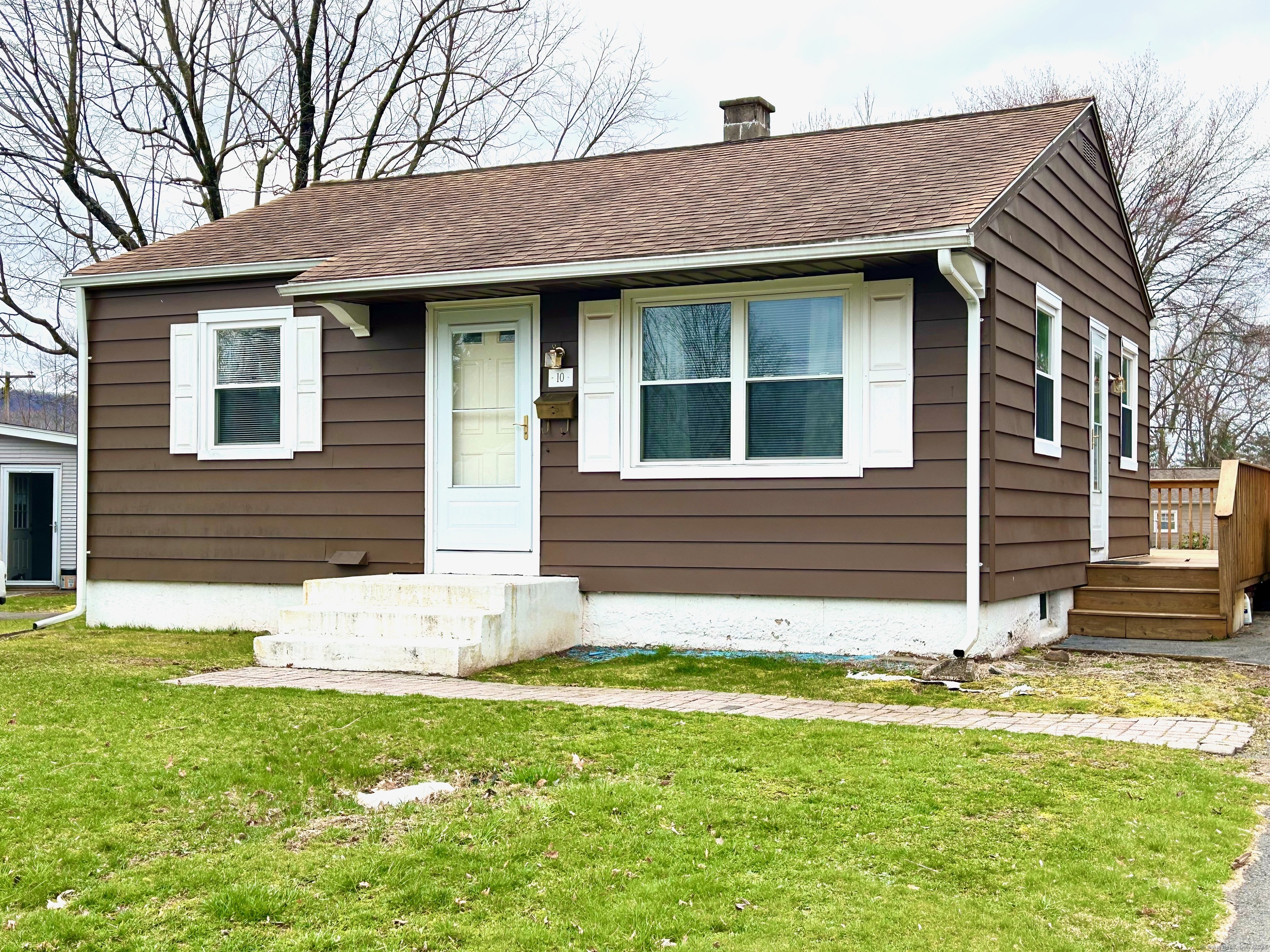 10 Quaker Lane Southington CT 06489