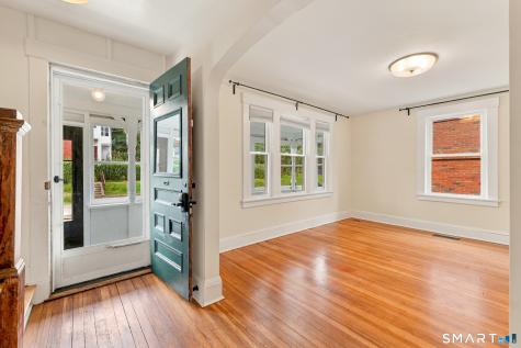 6 Johnson Street Middletown CT 06457