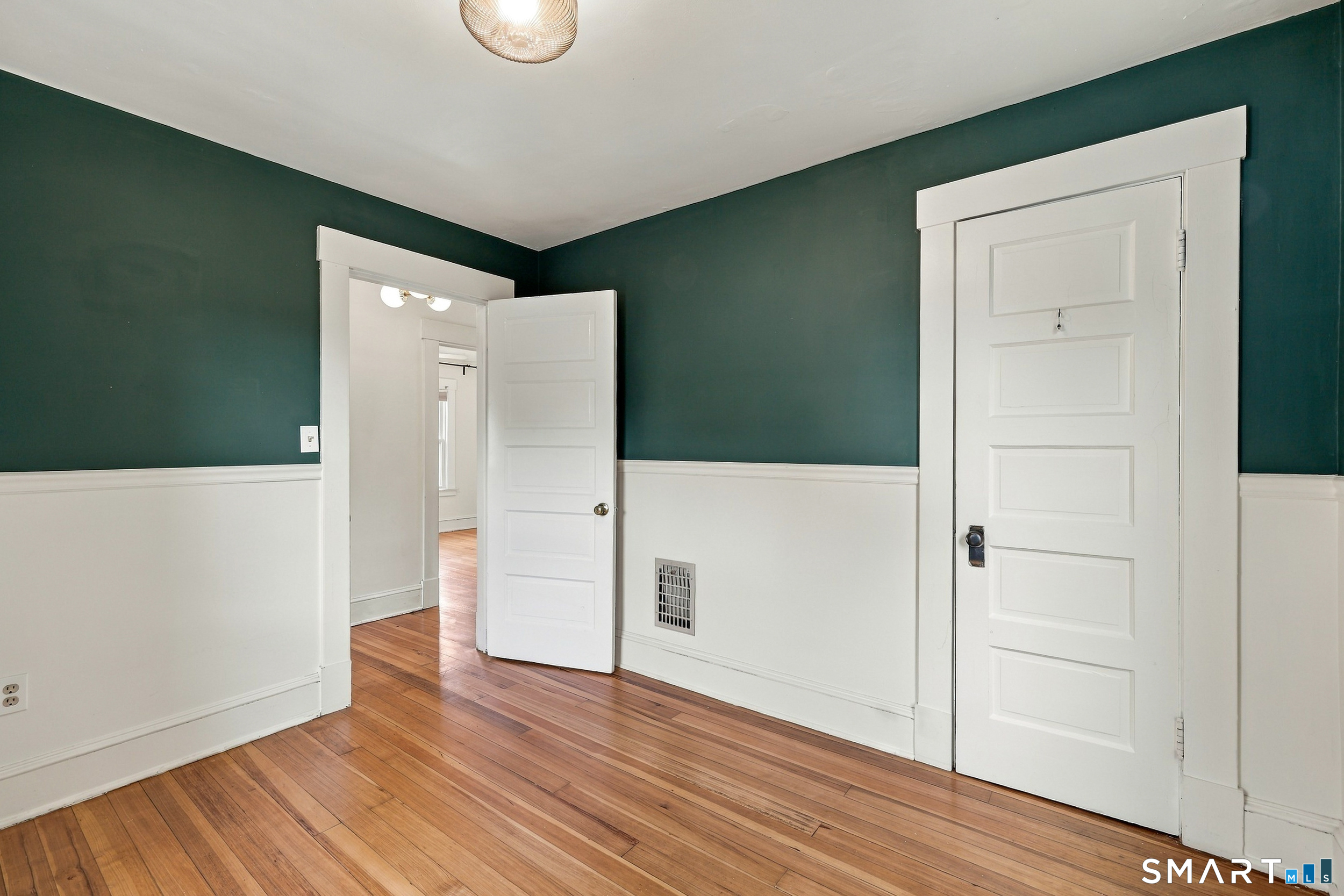 6 Johnson Street Middletown CT 06457