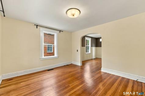 6 Johnson Street Middletown CT 06457