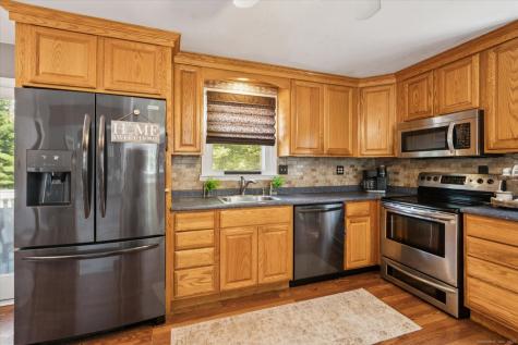 8 Town Bridge Road Canton CT 06019