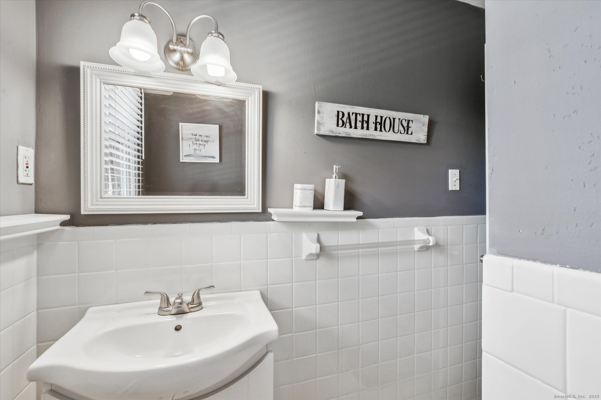 8 Town Bridge Road Canton CT 06019