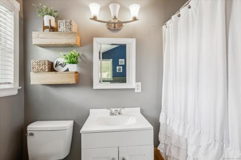 8 Town Bridge Road Canton CT 06019