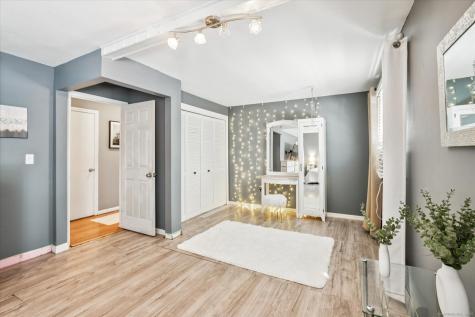 8 Town Bridge Road Canton CT 06019