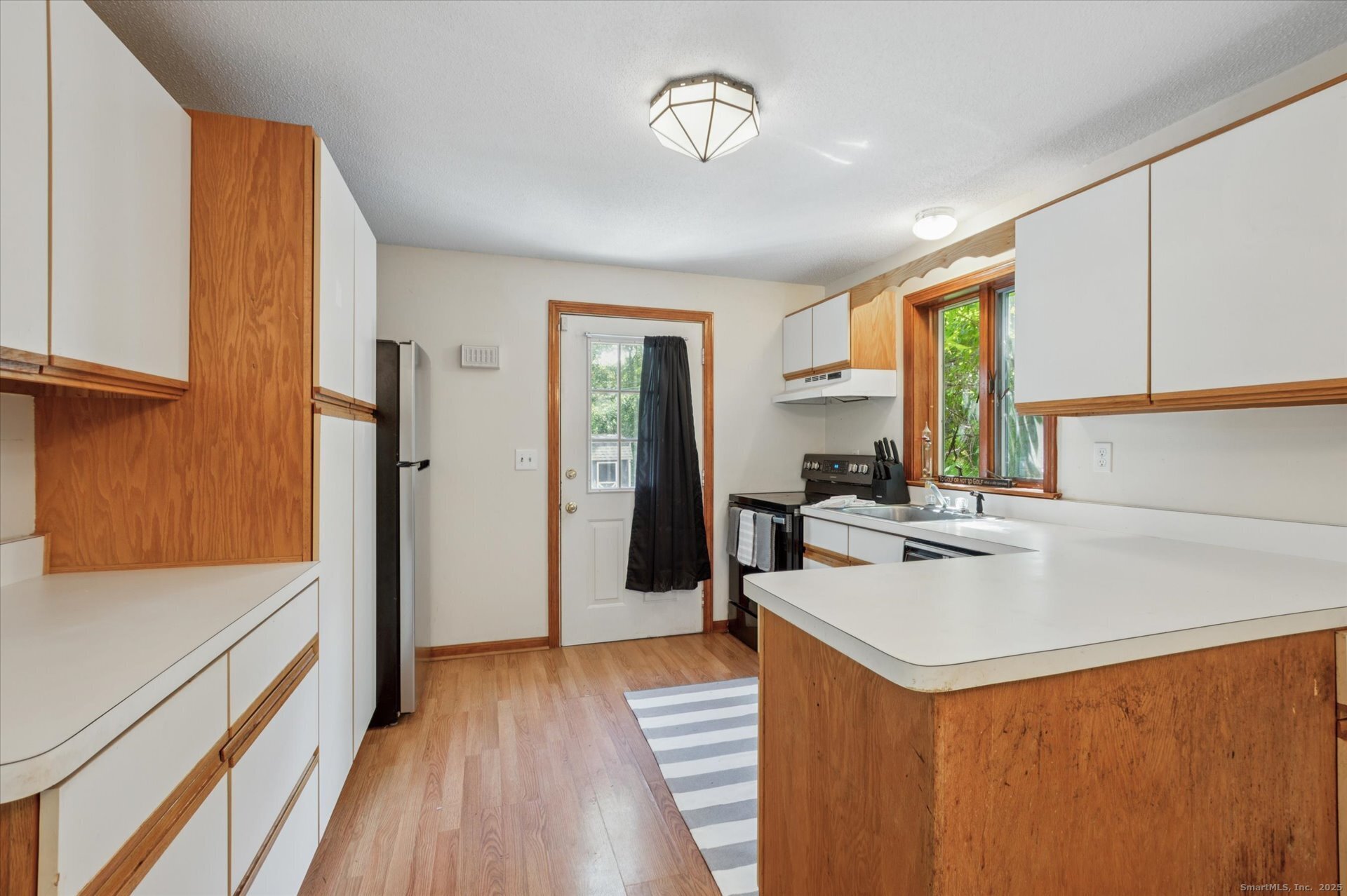 8 Town Bridge Road Canton CT 06019