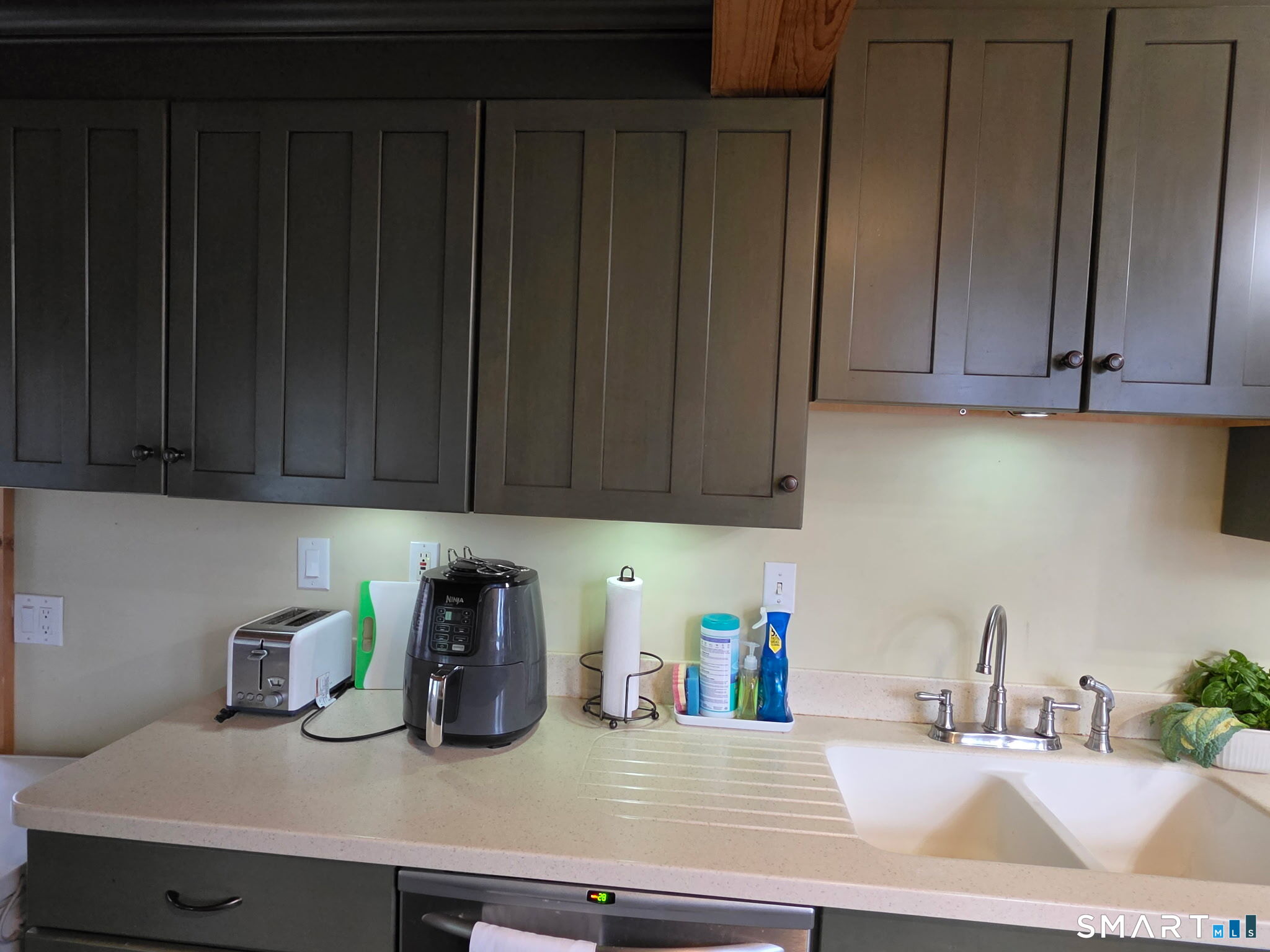 40 Suffolk Drive East Hartford CT 06118