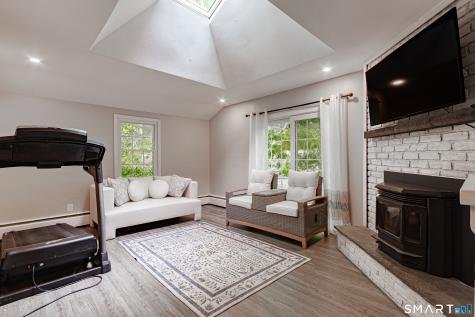 38 Mountain Road Woodbury CT 06798