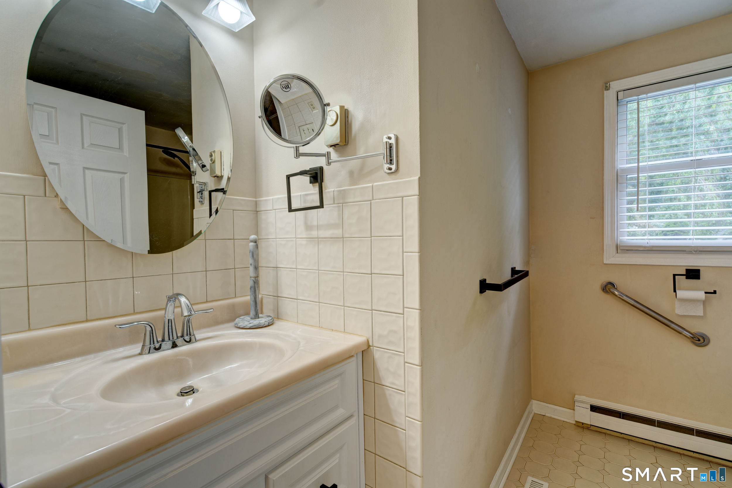 17 Blaine Avenue Clinton CT 06413