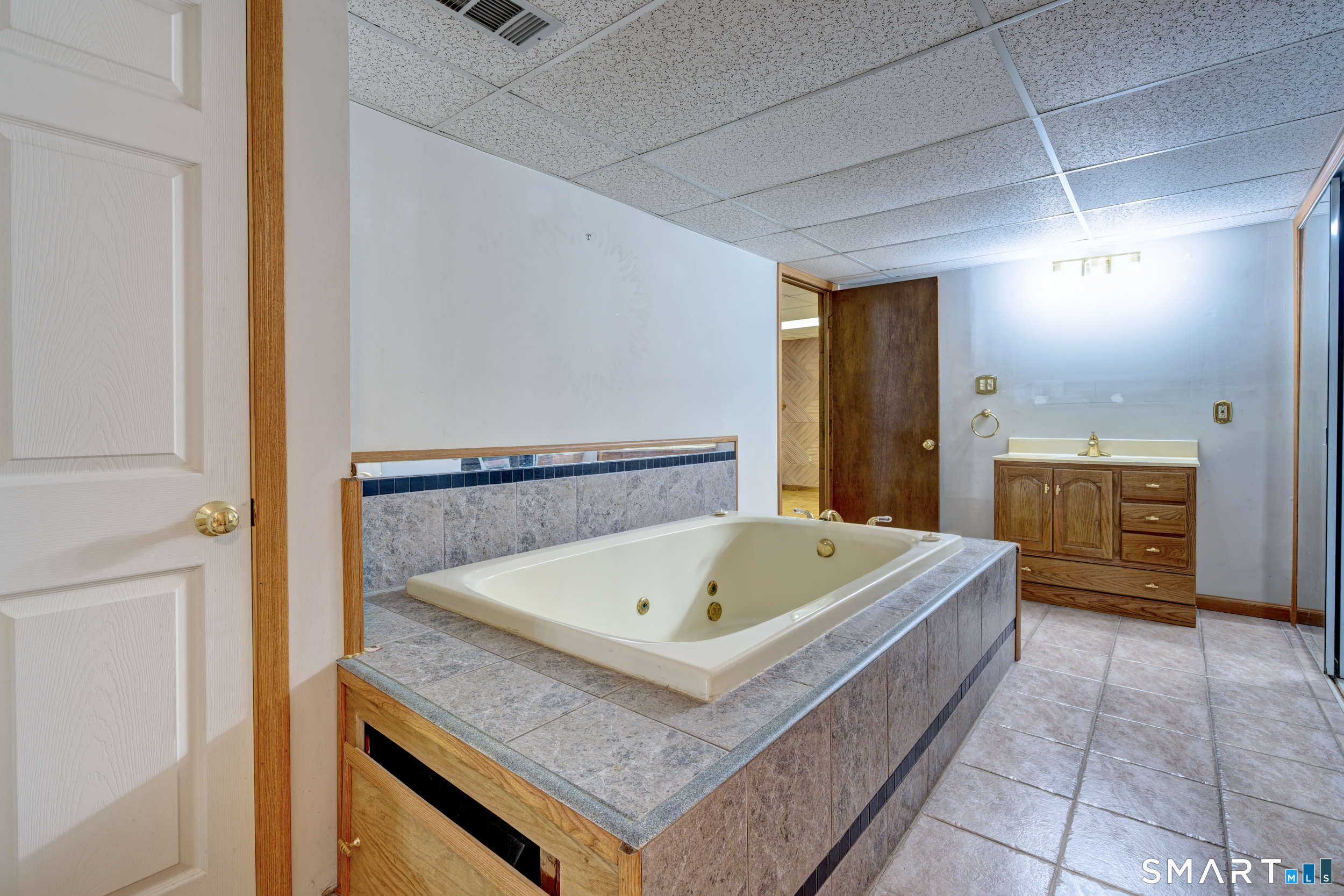 17 Blaine Avenue Clinton CT 06413