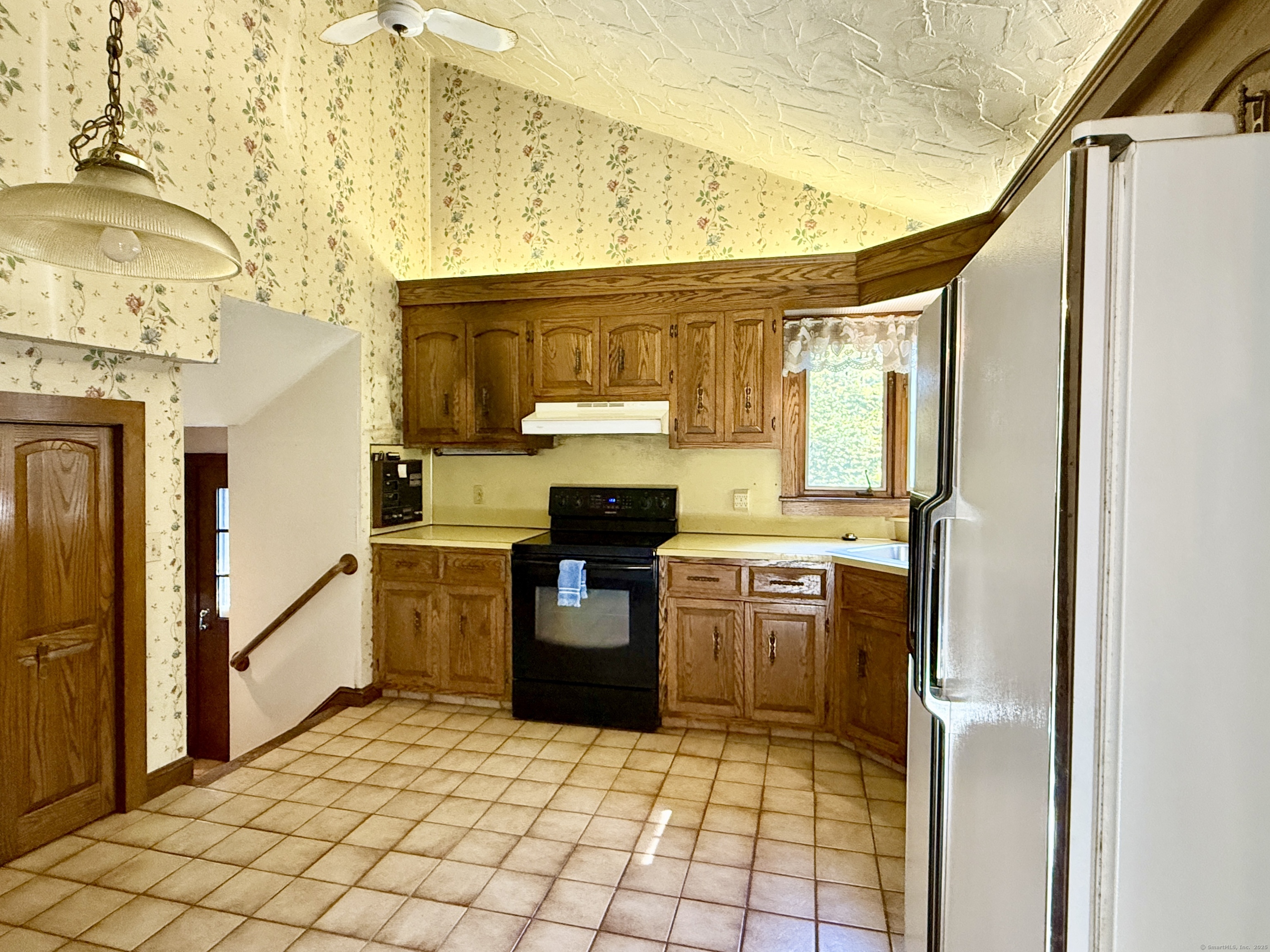 15 Bunker Hill Road Canton CT 06019